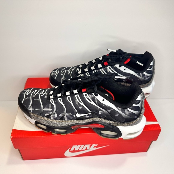 Nike Other - Nike Air Max Pulse SE